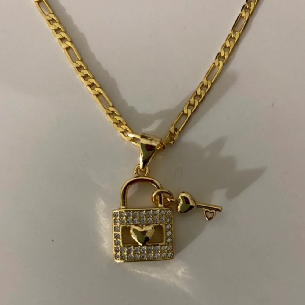 SQUARE LOCK & KEY PENDANT 1
